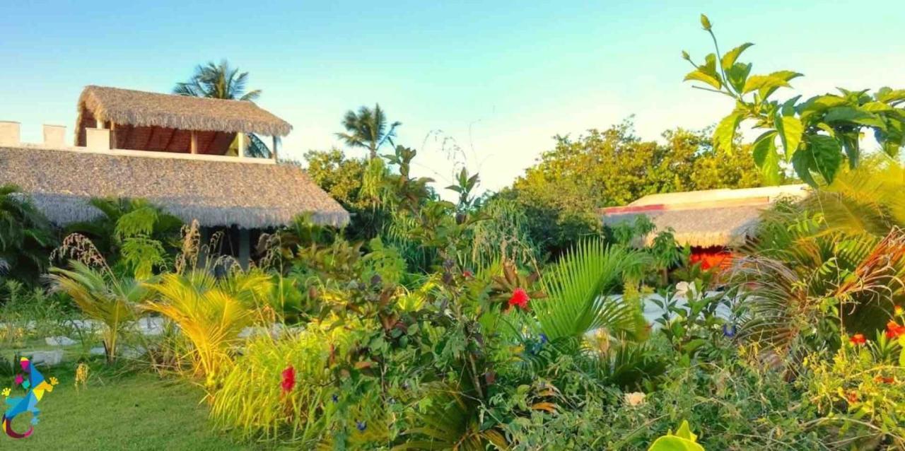 Castelo Vendom Ecolodge Parajuru Exterior photo